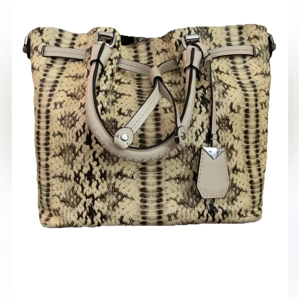 Michael Kors Blakely Medium Bucket Bag in Python‎ Leather, Natural Cream GUC